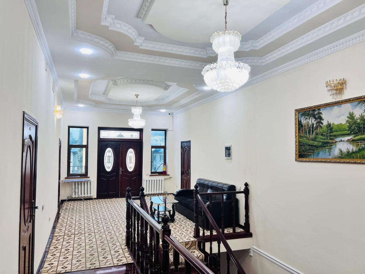 דושאנבה Alisher Hotel מראה חיצוני תמונה